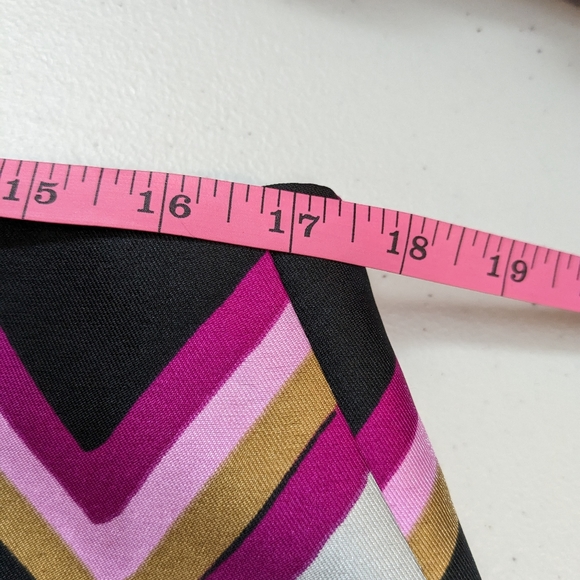 Striking A-line bold color geometric design skirt by LANE BRYANT. Size 16 - Picture 6 of 8